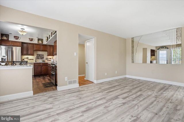 12 PEBBLE DR, Horsham, PA 19044