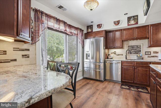 12 PEBBLE DR, Horsham, PA 19044