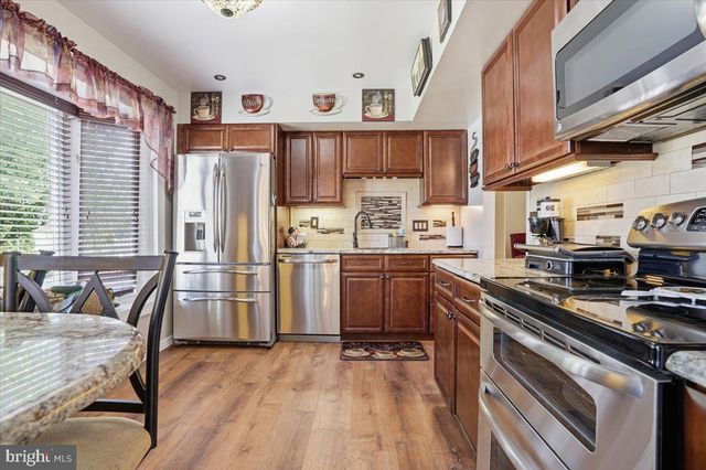 12 PEBBLE DR, Horsham, PA 19044