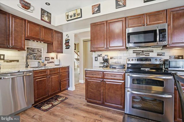 12 PEBBLE DR, Horsham, PA 19044