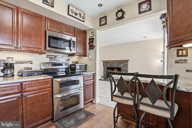 12 PEBBLE DR, Horsham, PA 19044