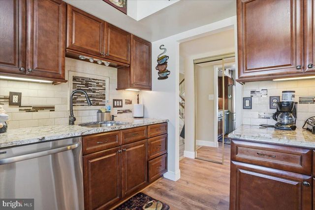 12 PEBBLE DR, Horsham, PA 19044