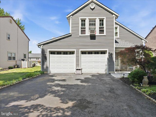 12 PEBBLE DR, Horsham, PA 19044