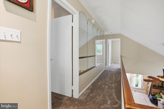 12 PEBBLE DR, Horsham, PA 19044