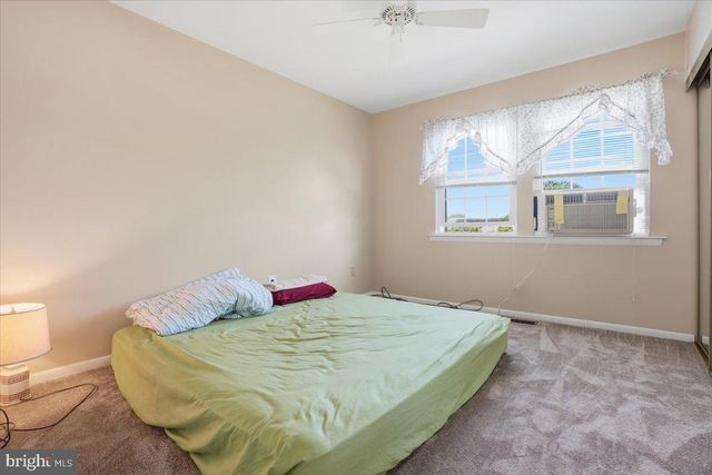 12 PEBBLE DR, Horsham, PA 19044