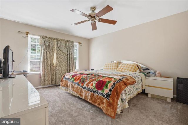 12 PEBBLE DR, Horsham, PA 19044
