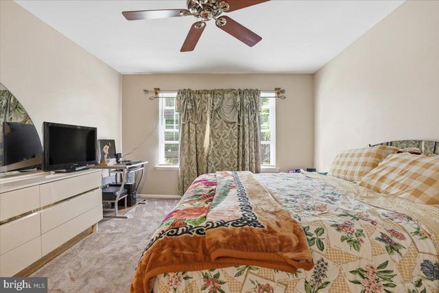 12 PEBBLE DR, Horsham, PA 19044