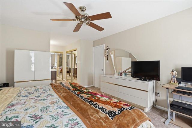 12 PEBBLE DR, Horsham, PA 19044