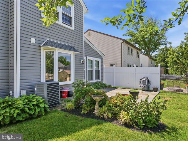 12 PEBBLE DR, Horsham, PA 19044
