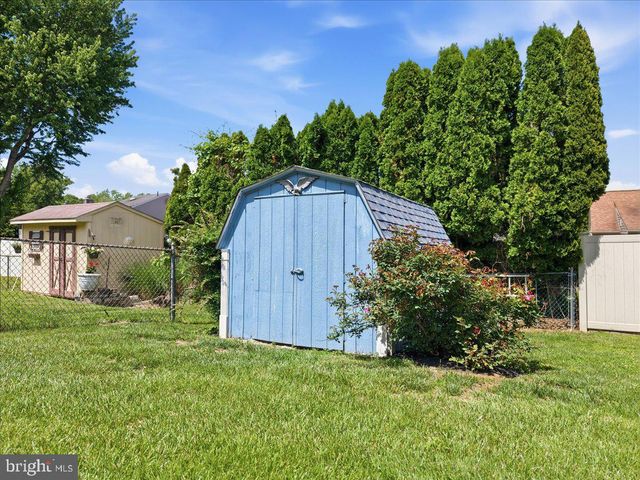 12 PEBBLE DR, Horsham, PA 19044