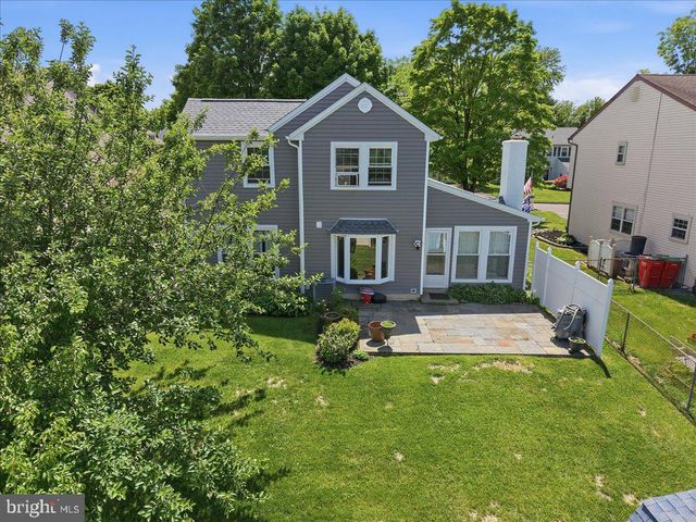 12 PEBBLE DR, Horsham, PA 19044