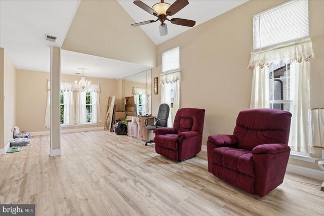 12 PEBBLE DR, Horsham, PA 19044