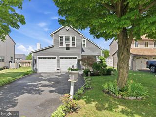12 PEBBLE DR, Horsham, PA 19044