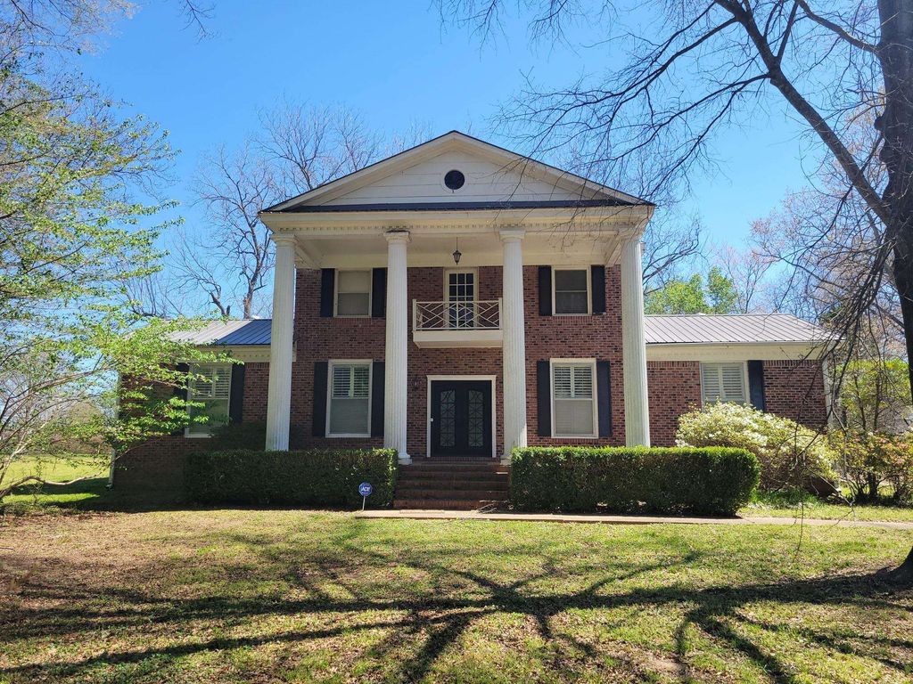 355 CLAY ST, Oakland, TN 38060