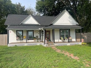 200 S Austin Street, Rice, TX 75155