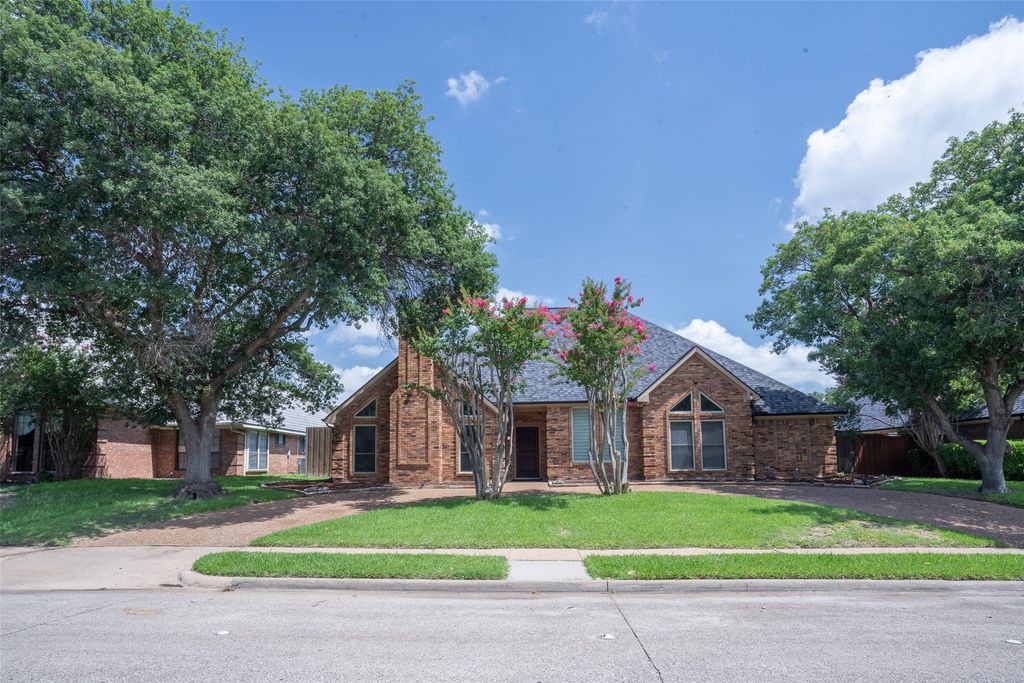 3905 Cross Bend Road, Plano, TX 75023