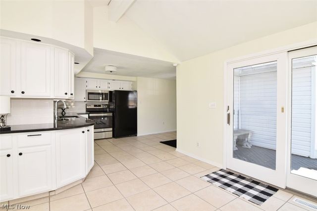 35755 Miles Road, Moreland Hills, OH 44022