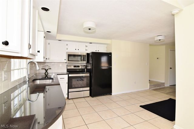 35755 Miles Road, Moreland Hills, OH 44022