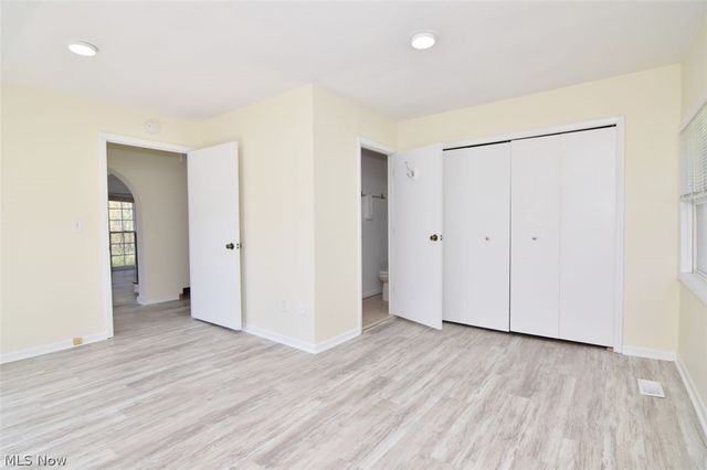 35755 Miles Road, Moreland Hills, OH 44022