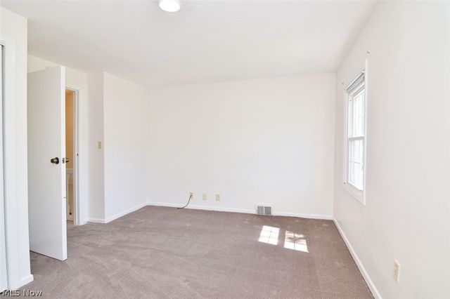 35755 Miles Road, Moreland Hills, OH 44022