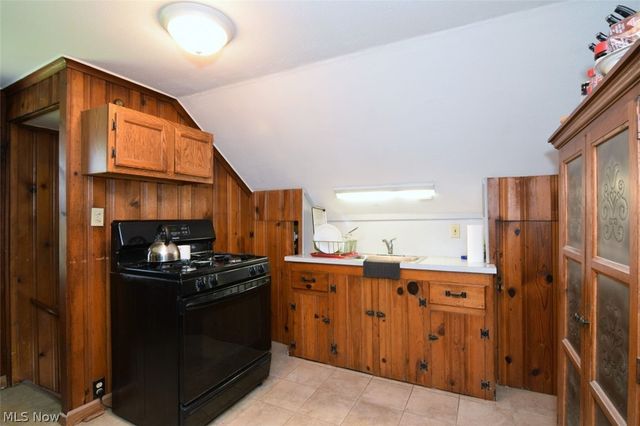35755 Miles Road, Moreland Hills, OH 44022