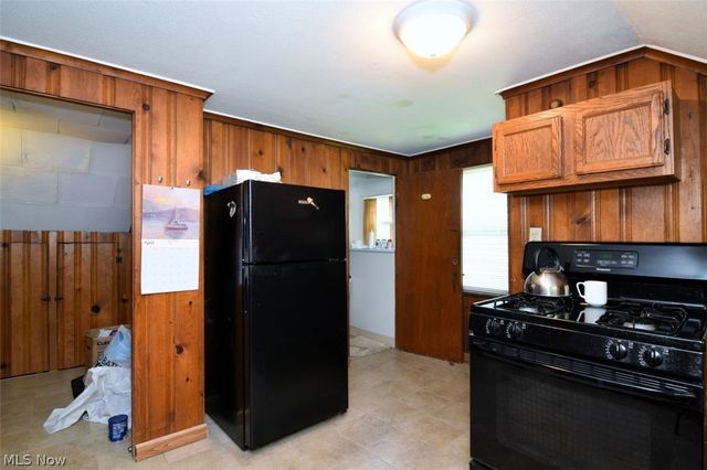 35755 Miles Road, Moreland Hills, OH 44022