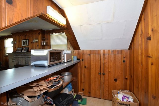 35755 Miles Road, Moreland Hills, OH 44022