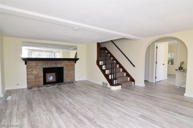 35755 Miles Road, Moreland Hills, OH 44022