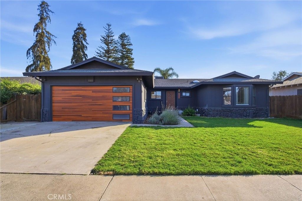 Image 2 of property listing at 680 Sherri, Turlock, CA 95382