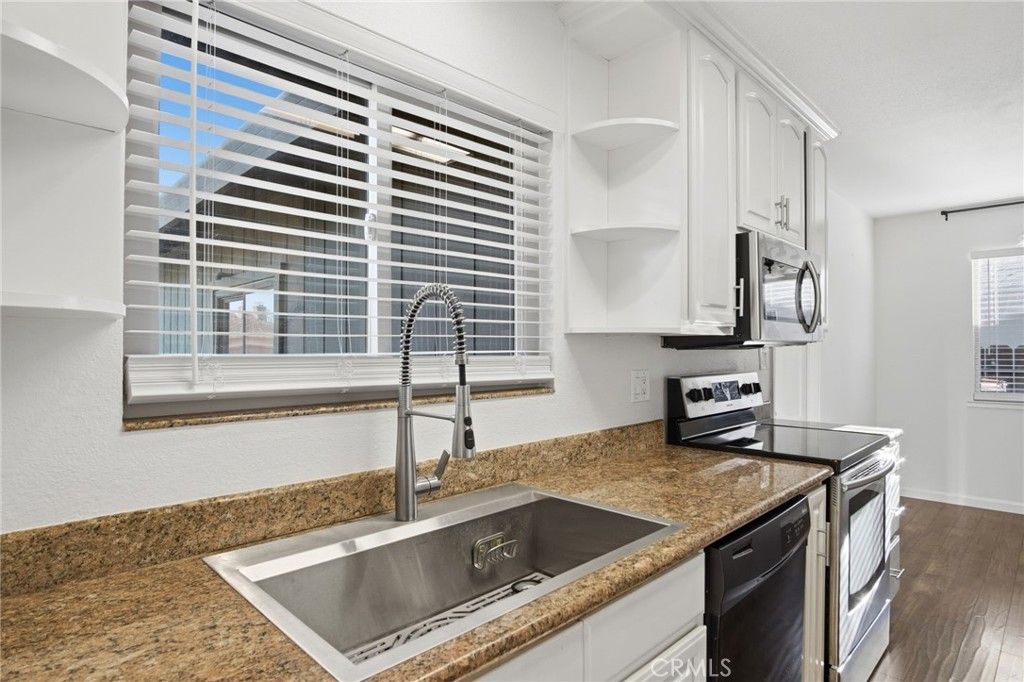 Image 7 of property listing at 680 Sherri, Turlock, CA 95382