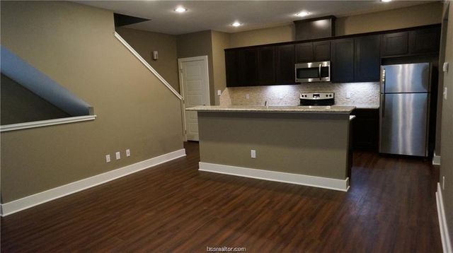 408 College Main 100, College Station, TX 77840
