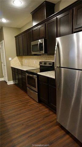 408 College Main 100, College Station, TX 77840