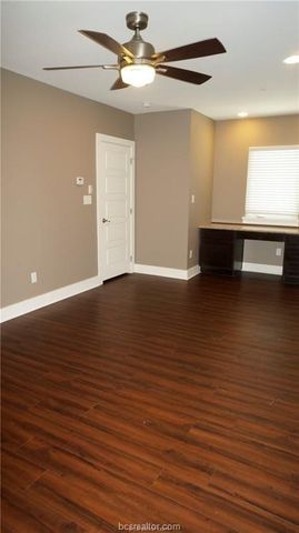 408 College Main 100, College Station, TX 77840