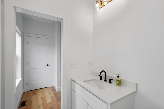 140 South Mast Street, Goffstown, NH 03045