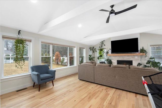 140 South Mast Street, Goffstown, NH 03045