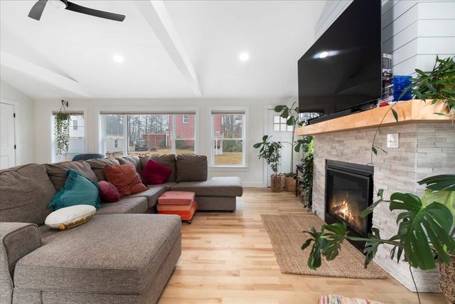 140 South Mast Street, Goffstown, NH 03045