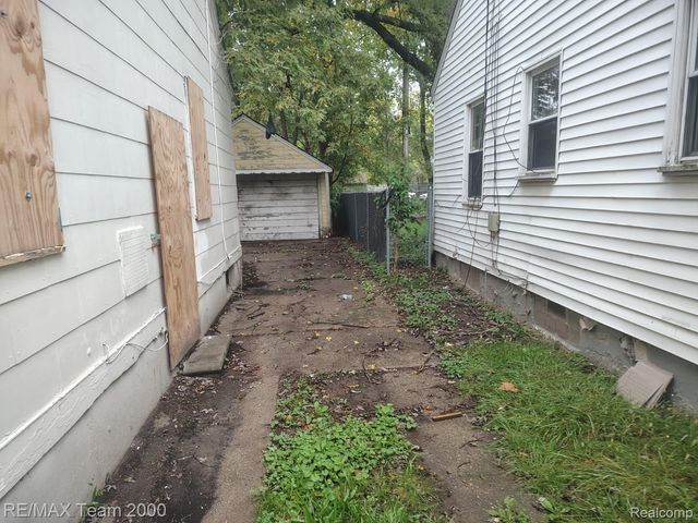 17134 Pembroke Avenue, Detroit, MI 48235