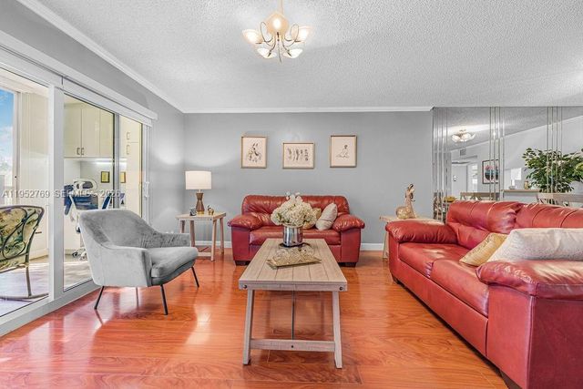 12850 SW 4th Ct 306I, Pembroke Pines, FL 33027