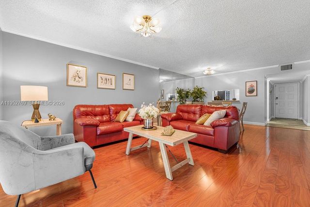 12850 SW 4th Ct 306I, Pembroke Pines, FL 33027