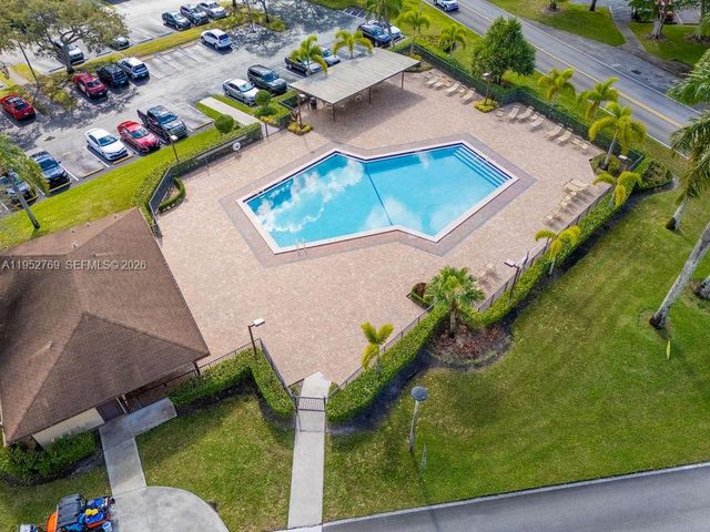 12850 SW 4th Ct 306I, Pembroke Pines, FL 33027