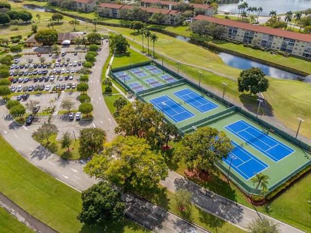 12850 SW 4th Ct 306I, Pembroke Pines, FL 33027