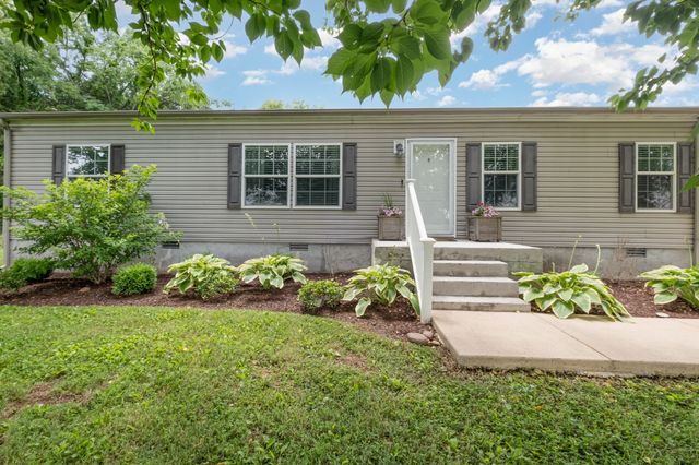 1150 Kingwood Ln, Rockvale, TN 37153