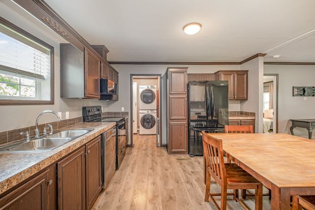 1150 Kingwood Ln, Rockvale, TN 37153