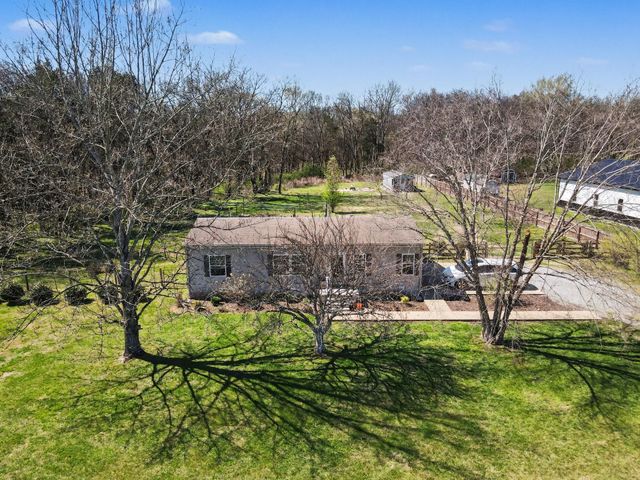 1150 Kingwood Ln, Rockvale, TN 37153