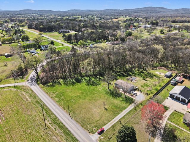 1150 Kingwood Ln, Rockvale, TN 37153