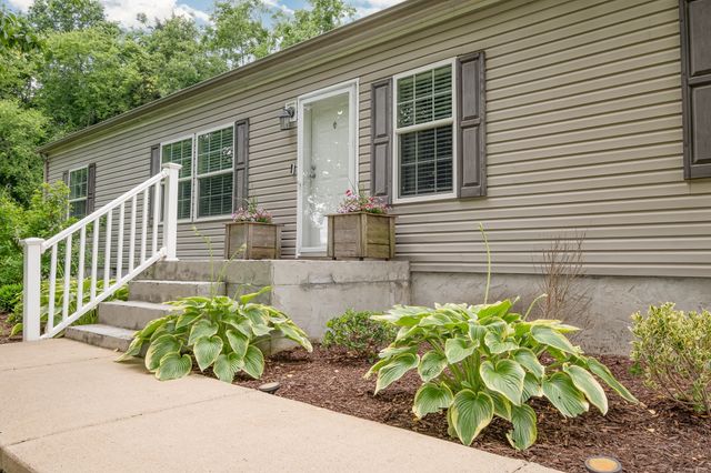 1150 Kingwood Ln, Rockvale, TN 37153