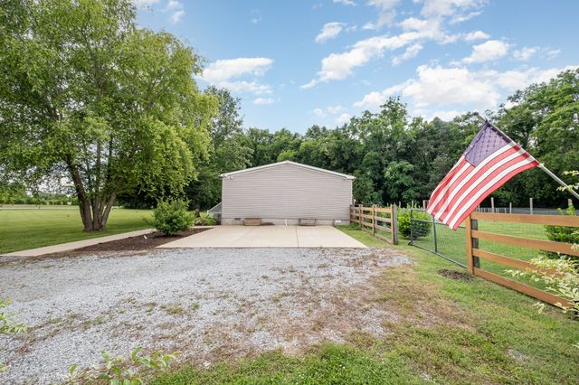 1150 Kingwood Ln, Rockvale, TN 37153