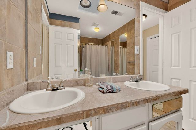 355 Esperanza Drive, Bosque Farms, NM 87068