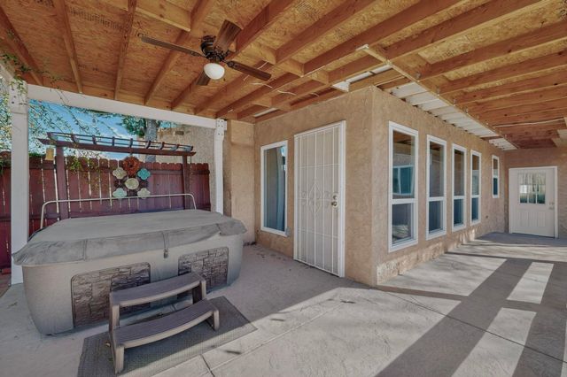 355 Esperanza Drive, Bosque Farms, NM 87068