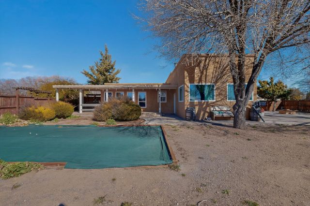 355 Esperanza Drive, Bosque Farms, NM 87068